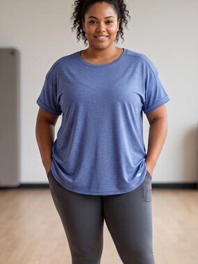 NWT Amazon Essentials Blue Women's Relaxed-Fit Crewneck T-Shirt - Size XLarge